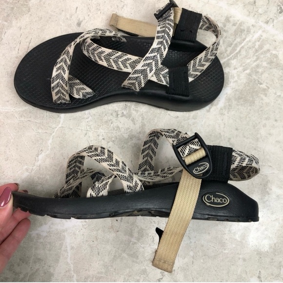 Chaco Sandals Z/Cloud 2 | Black and White | size 7 - Picture 3 of 5